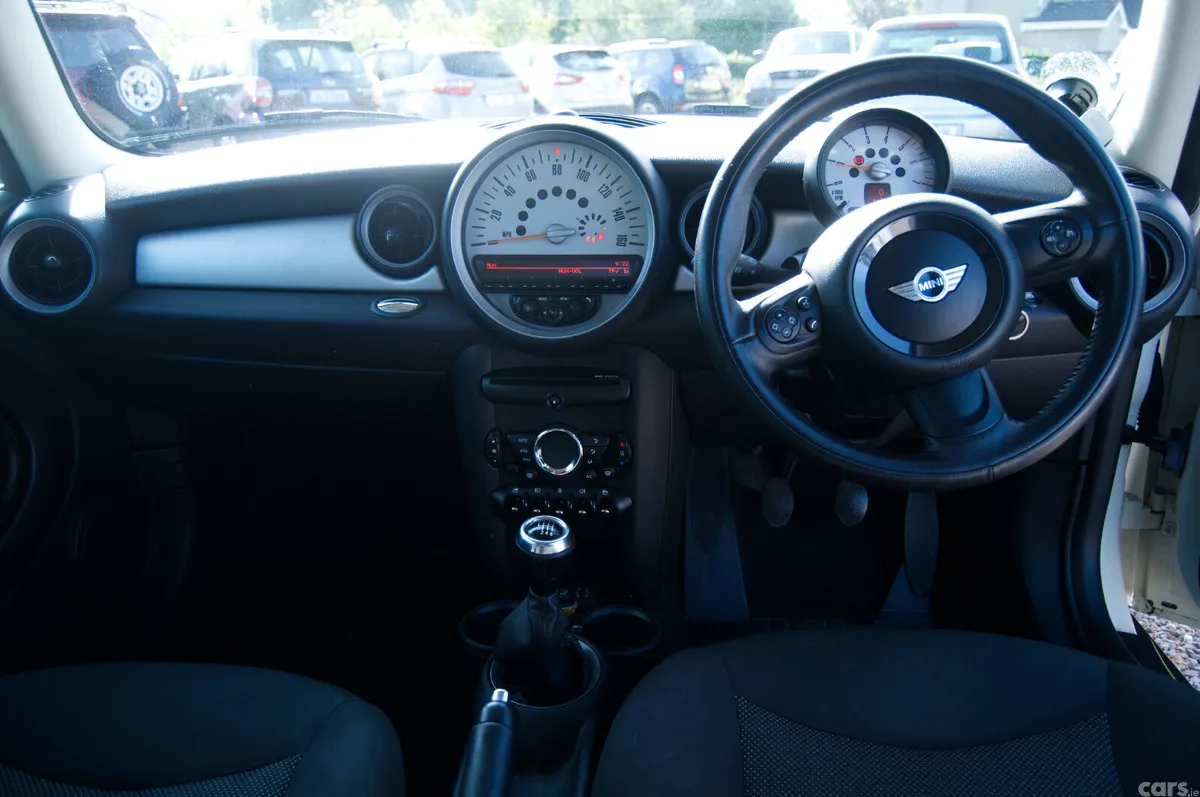 Mini One Hatchback, Diesel, 2013, White