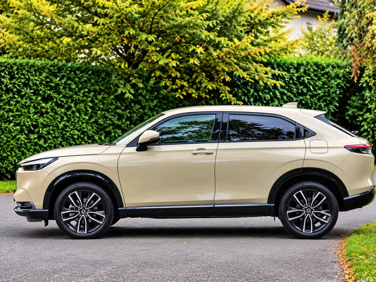 Honda Vezel SUV, Petrol Hybrid, 2022, Beige