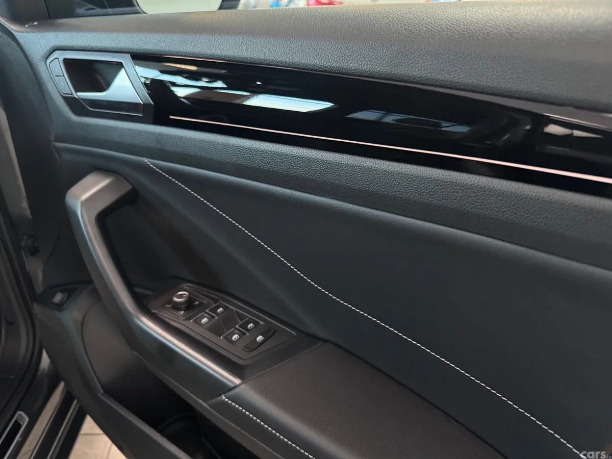 Volkswagen T-Roc SUV, Diesel, 2023, Grey