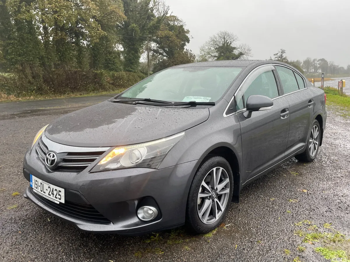 Toyota Avensis Saloon, Diesel, 2015, Grey