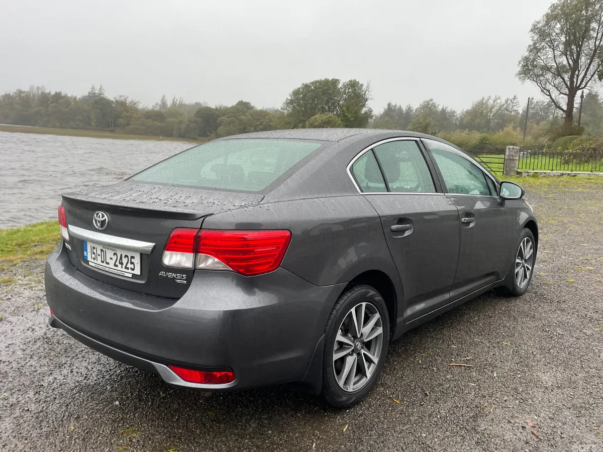 Toyota Avensis Saloon, Diesel, 2015, Grey