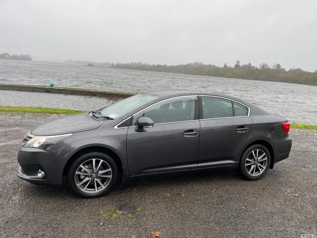 Toyota Avensis Saloon, Diesel, 2015, Grey