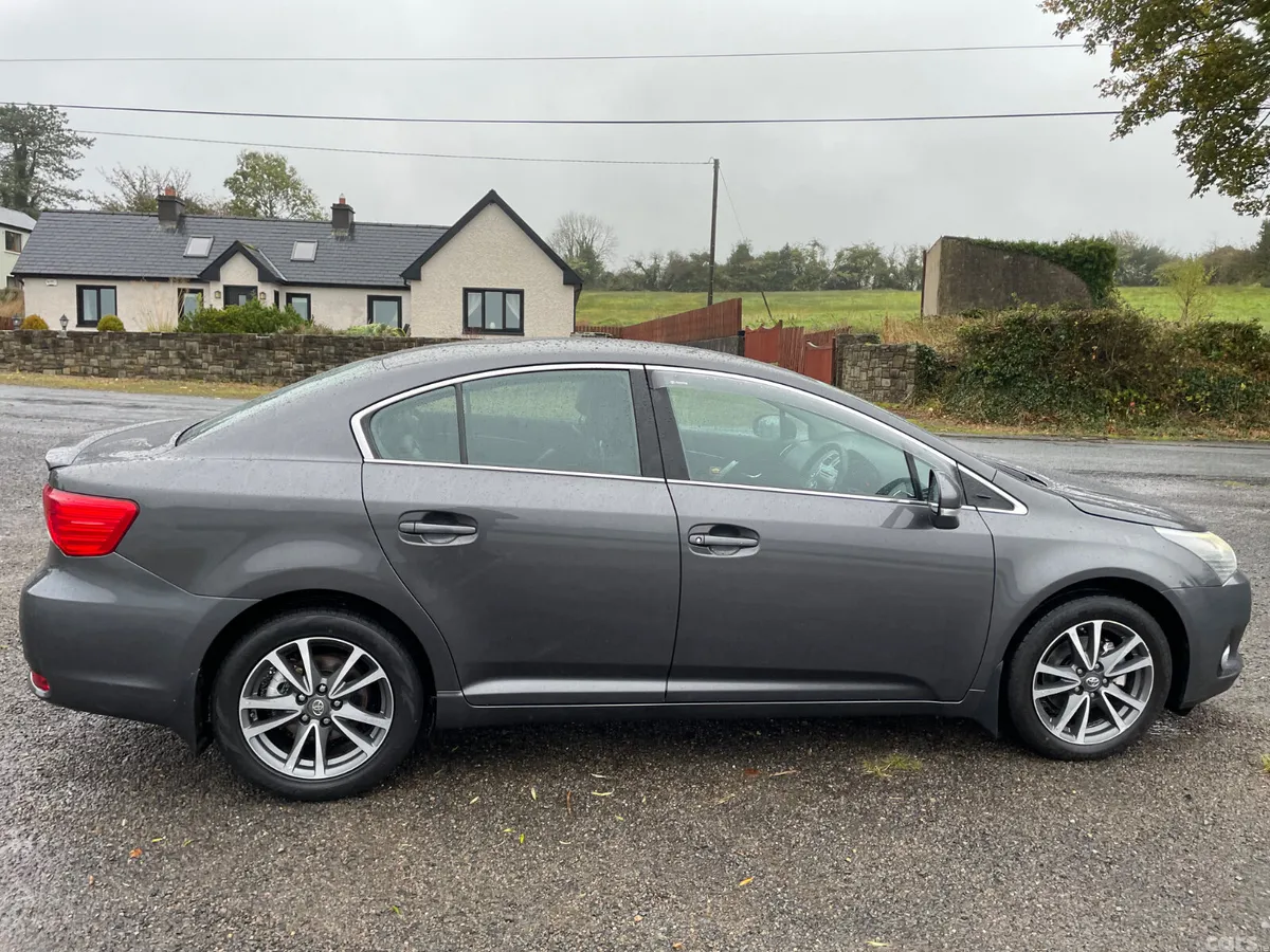 Toyota Avensis Saloon, Diesel, 2015, Grey