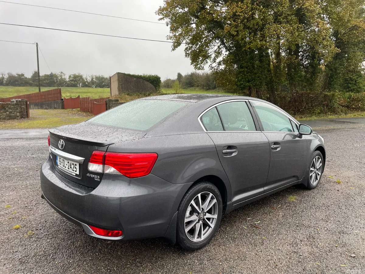 Toyota Avensis Saloon, Diesel, 2015, Grey