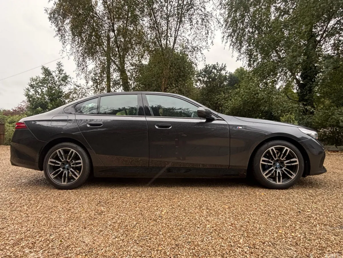 BMW 5-Series Saloon, Petrol Plug-in Hybrid, 2024, Grey