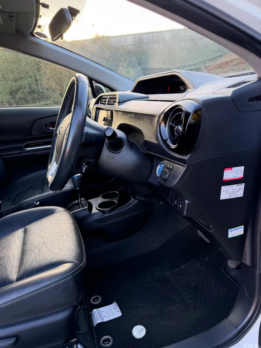 Toyota Aqua Hatchback, Petrol Hybrid, 2015, White