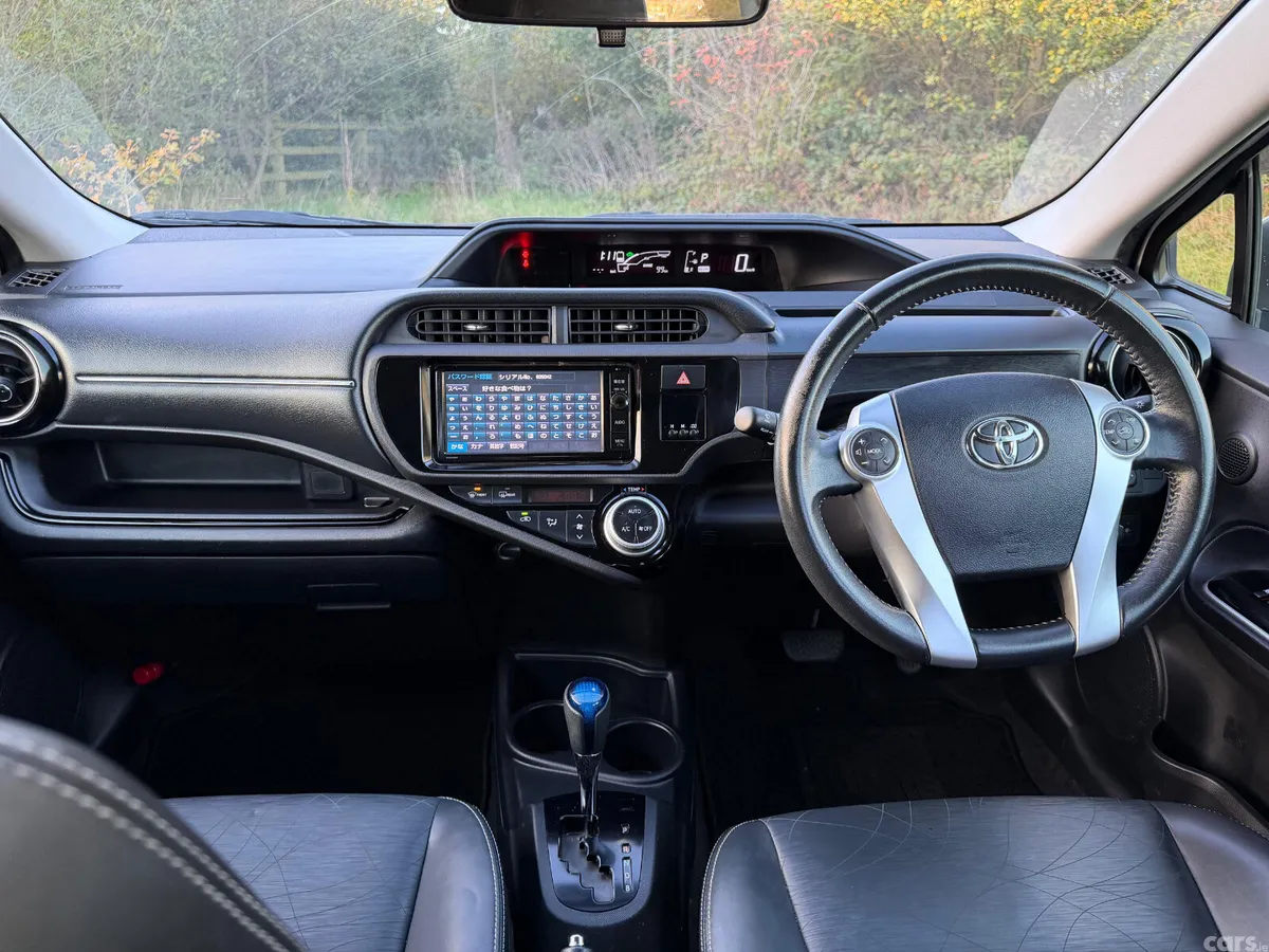 Toyota Aqua Hatchback, Petrol Hybrid, 2015, White