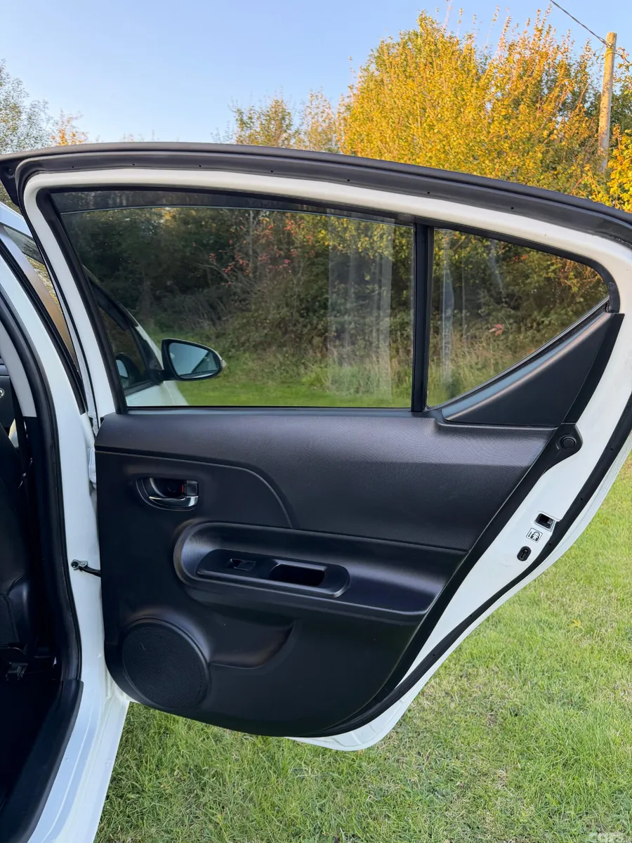 Toyota Aqua Hatchback, Petrol Hybrid, 2015, White