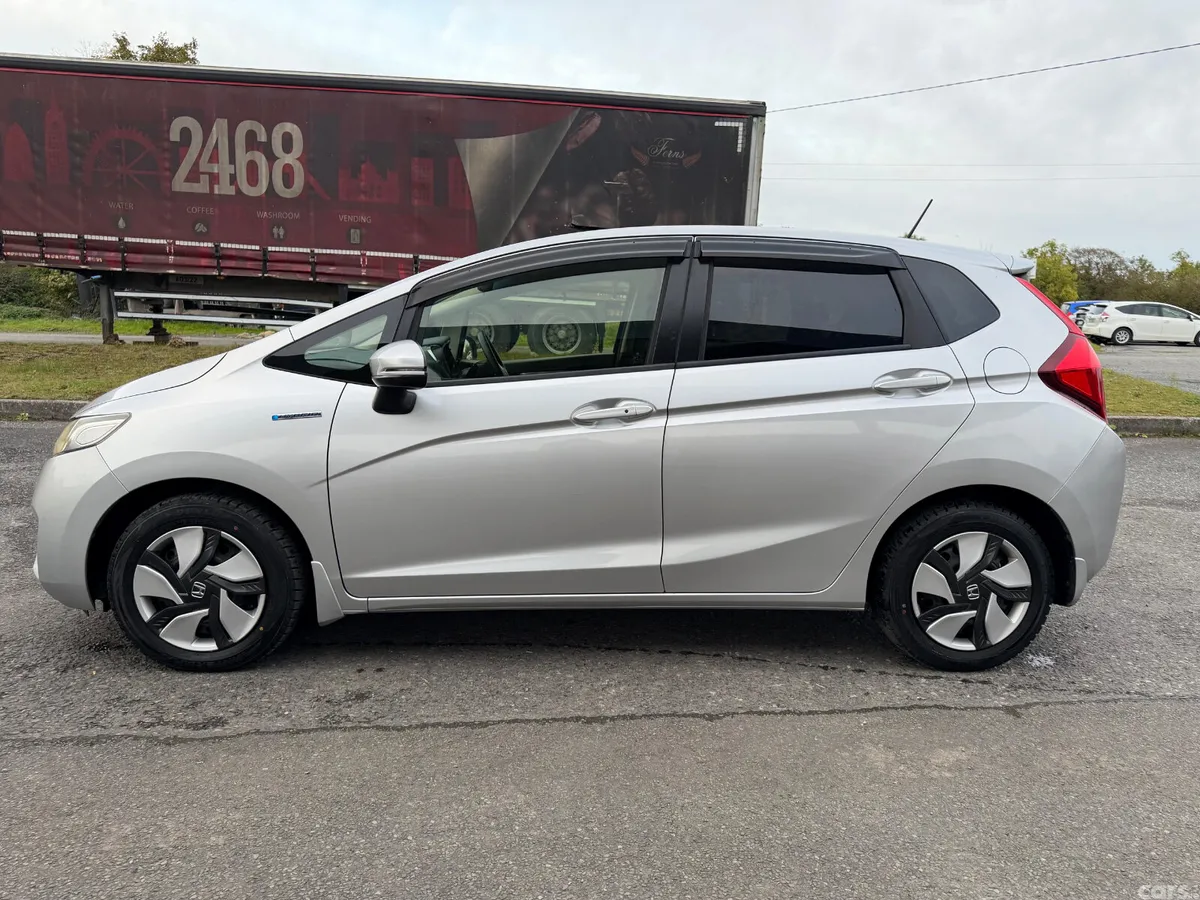 Honda Fit Hatchback, Petrol Hybrid, 2015, Silver