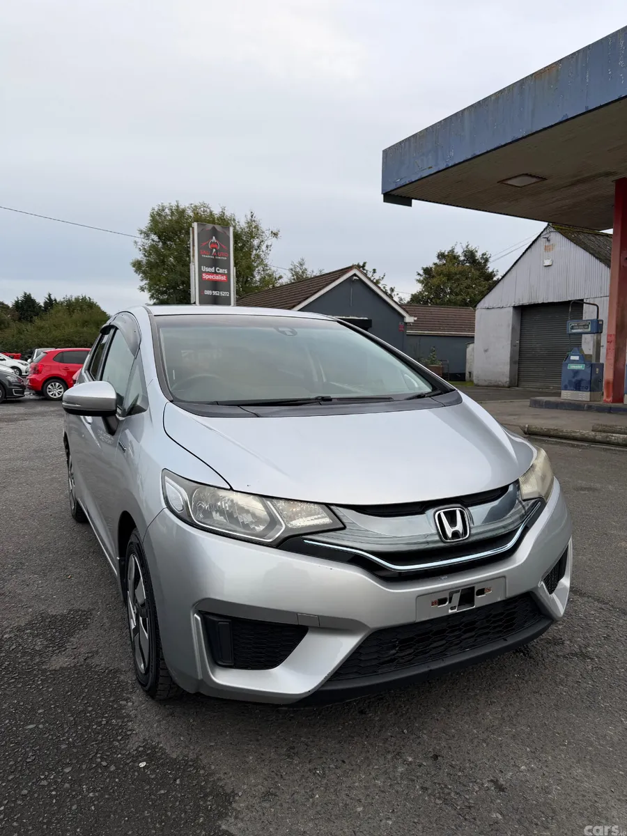 Honda Fit Hatchback, Petrol Hybrid, 2015, Silver