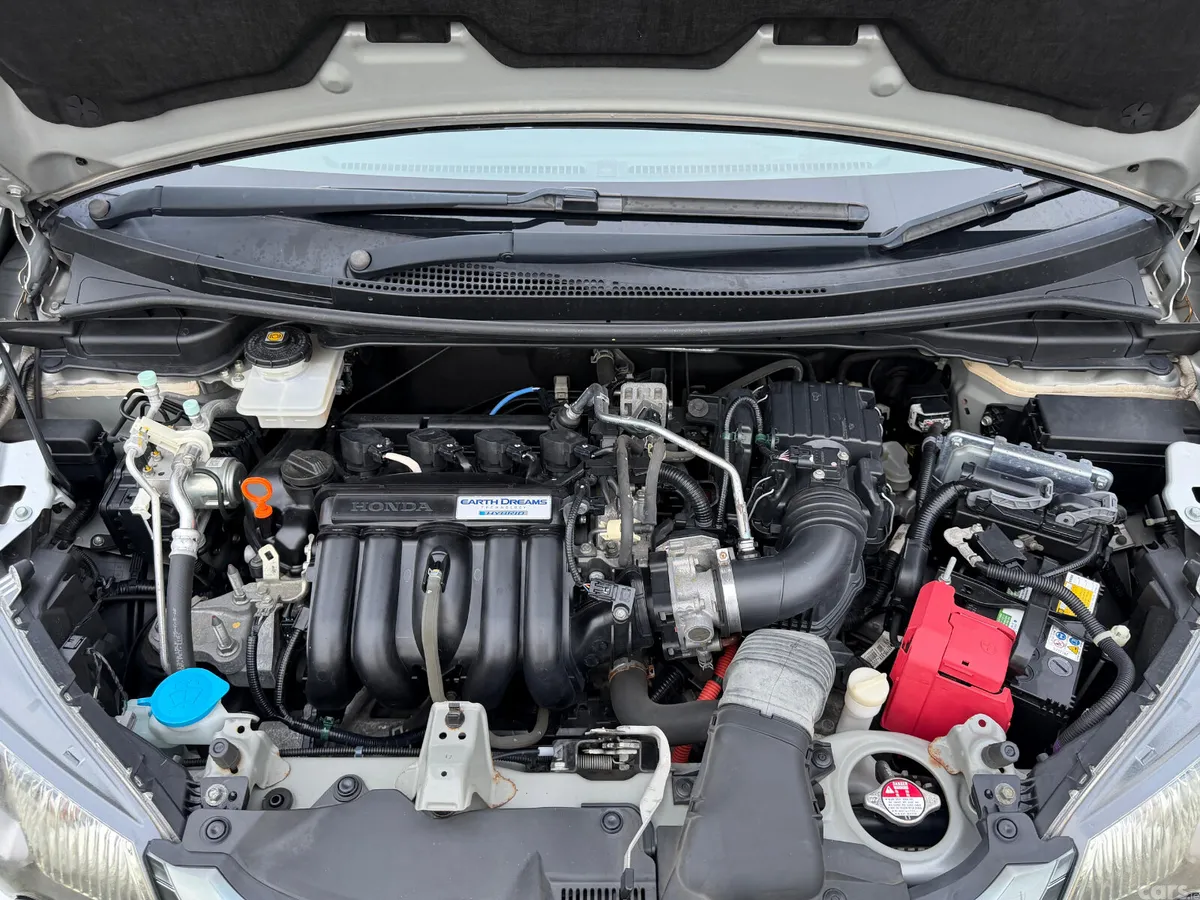 Honda Fit Hatchback, Petrol Hybrid, 2015, Silver