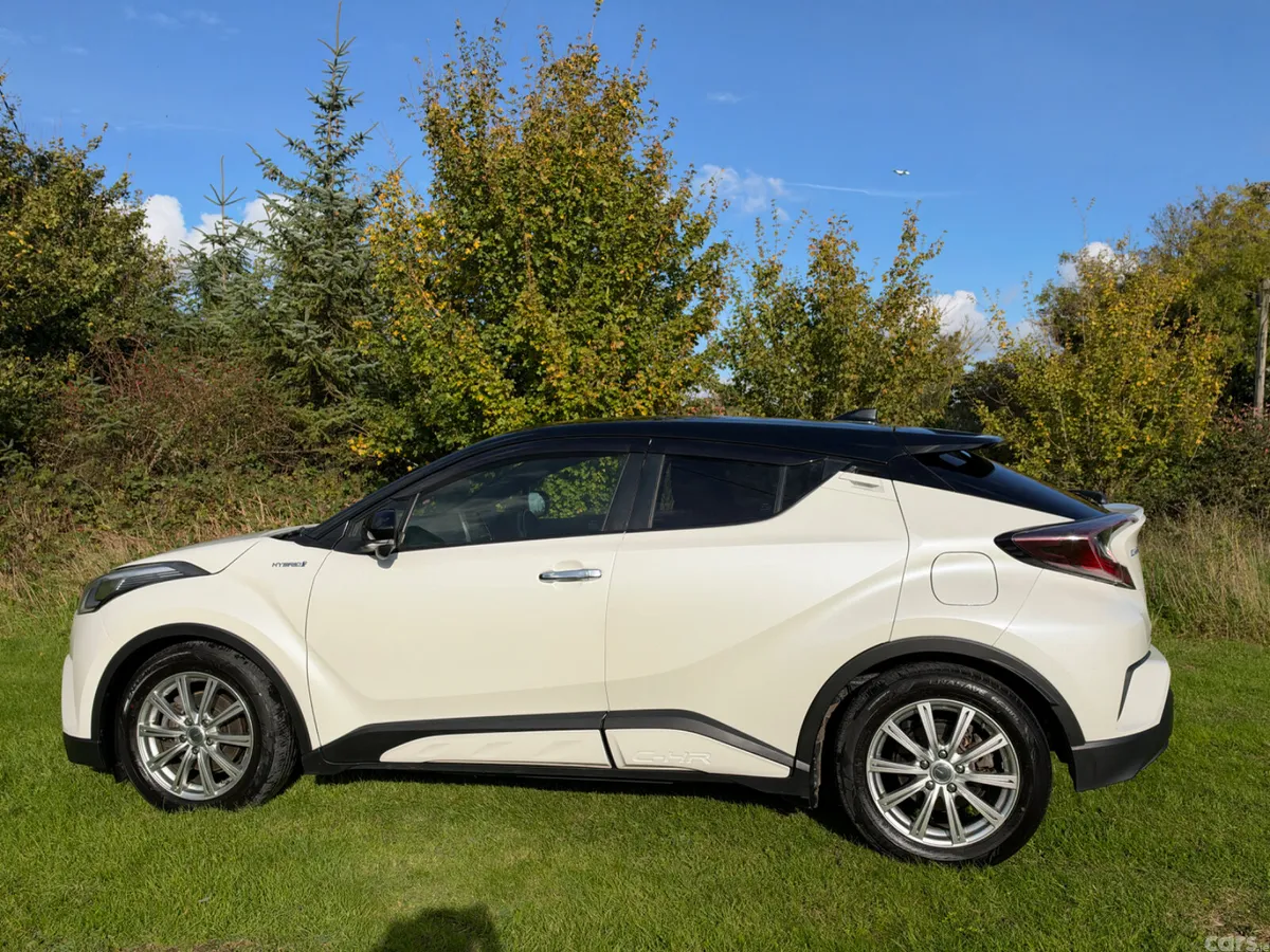 Toyota C-HR SUV, Petrol Hybrid, 2018, White