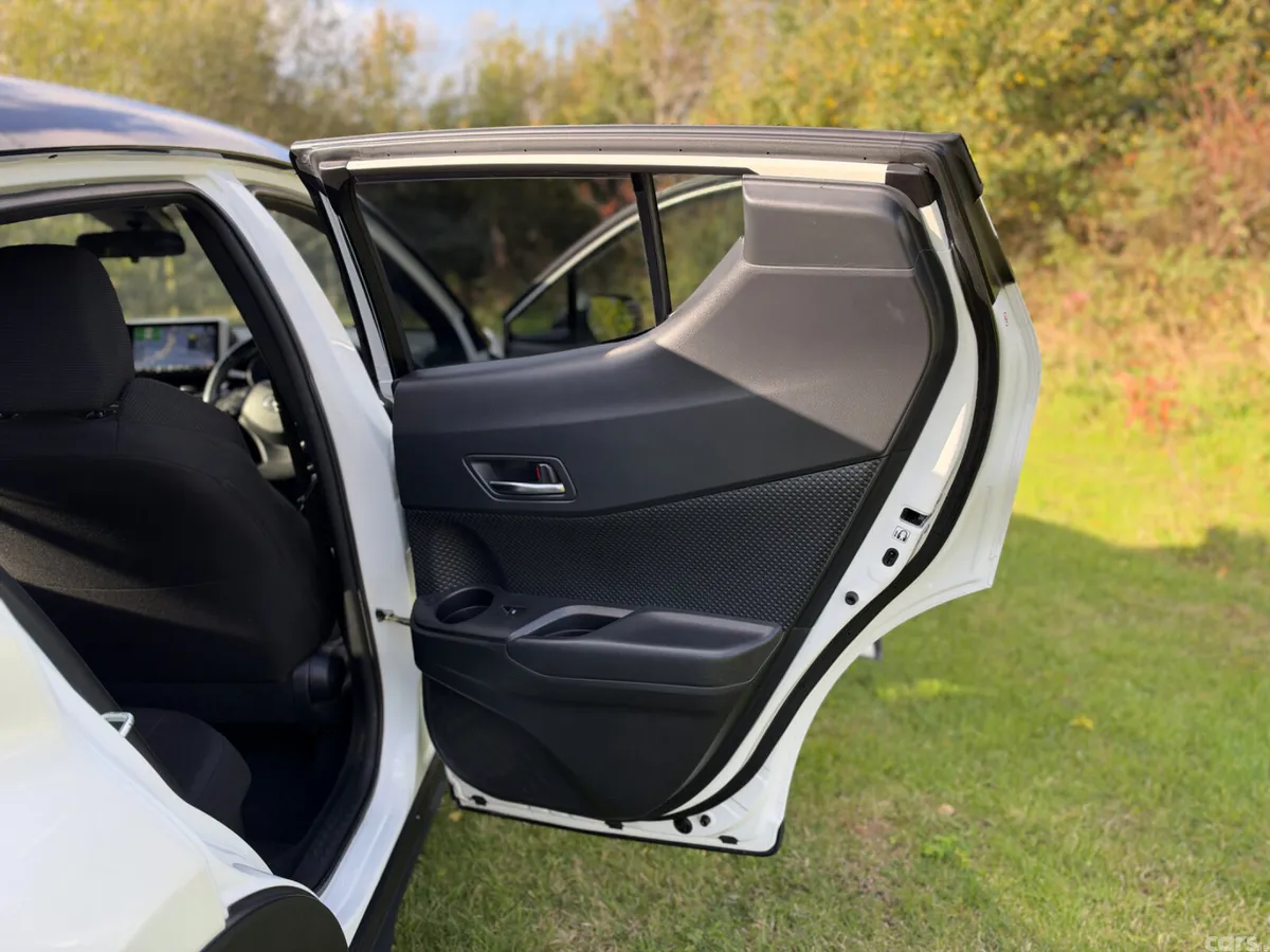 Toyota C-HR SUV, Petrol Hybrid, 2018, White