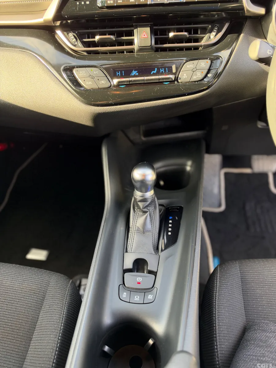 Toyota C-HR SUV, Petrol Hybrid, 2018, White