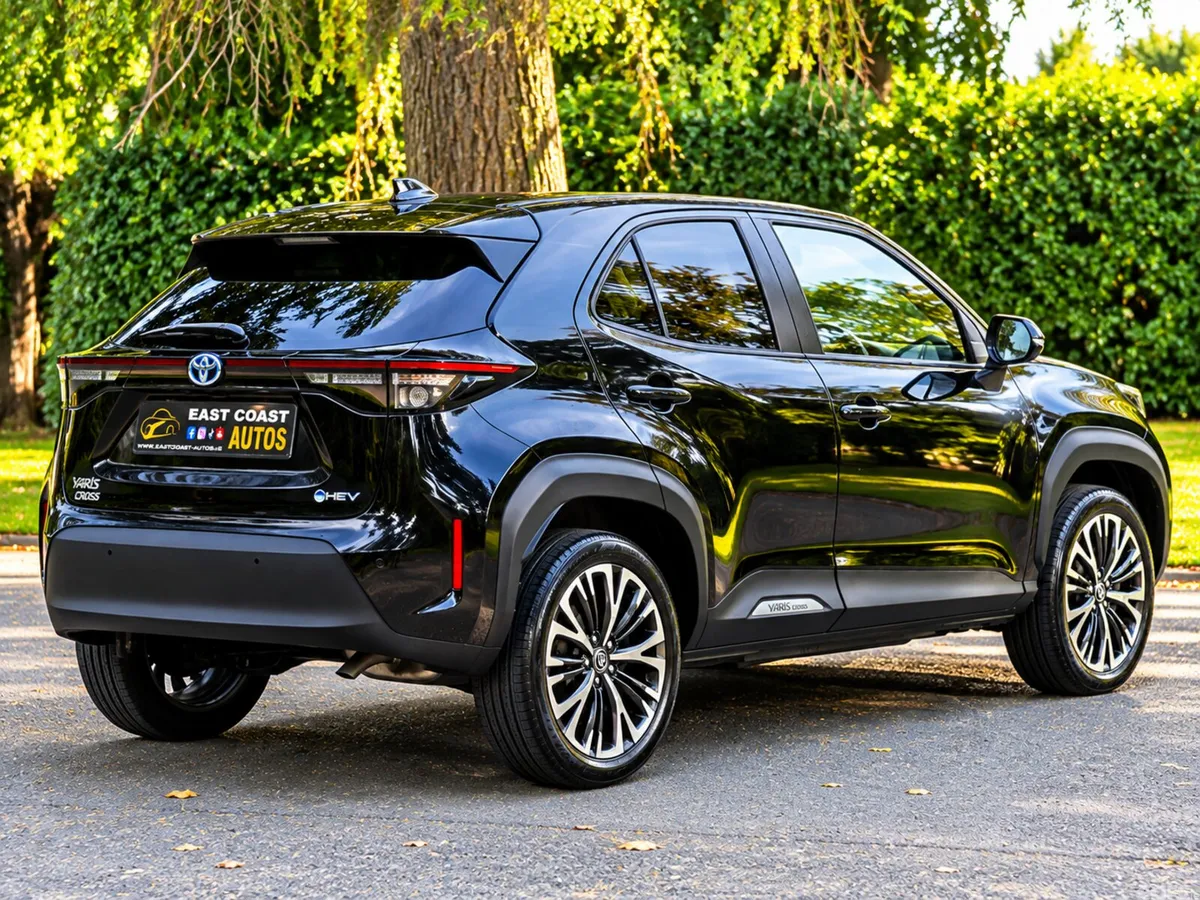 Toyota Yaris Cross Estate, Petrol Hybrid, 2021, Black