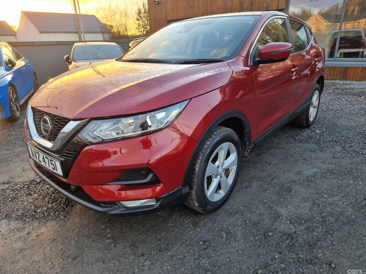 Nissan Qashqai SUV, Petrol, 2020, Red