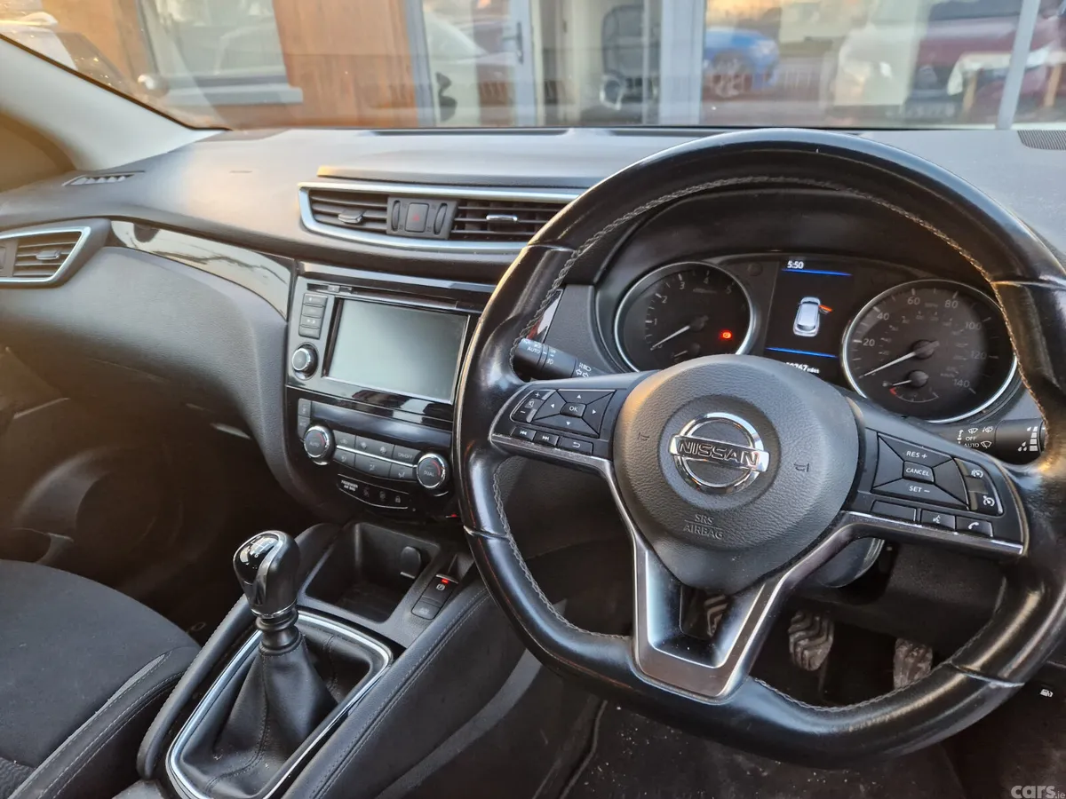 Nissan Qashqai SUV, Petrol, 2020, Red