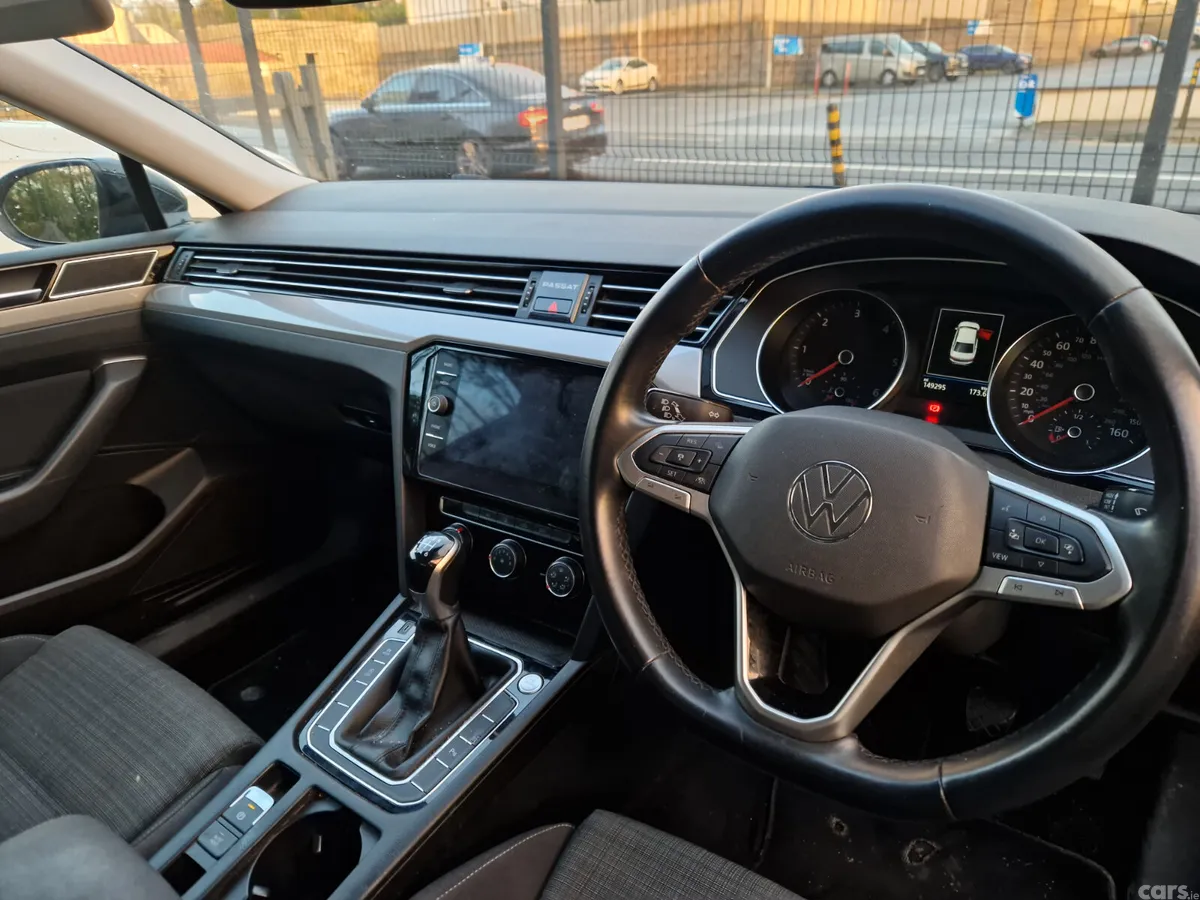 Volkswagen Passat Saloon, Diesel, 2022, Black
