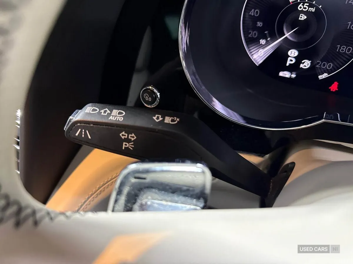 Bentley Bentayga SUV, Petrol, 2022, Red