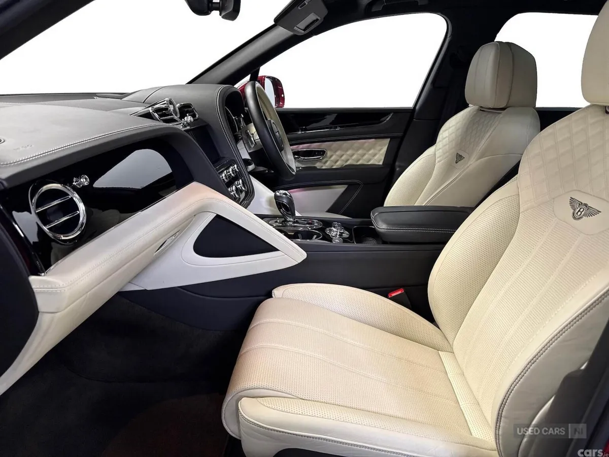 Bentley Bentayga SUV, Petrol, 2022, Red