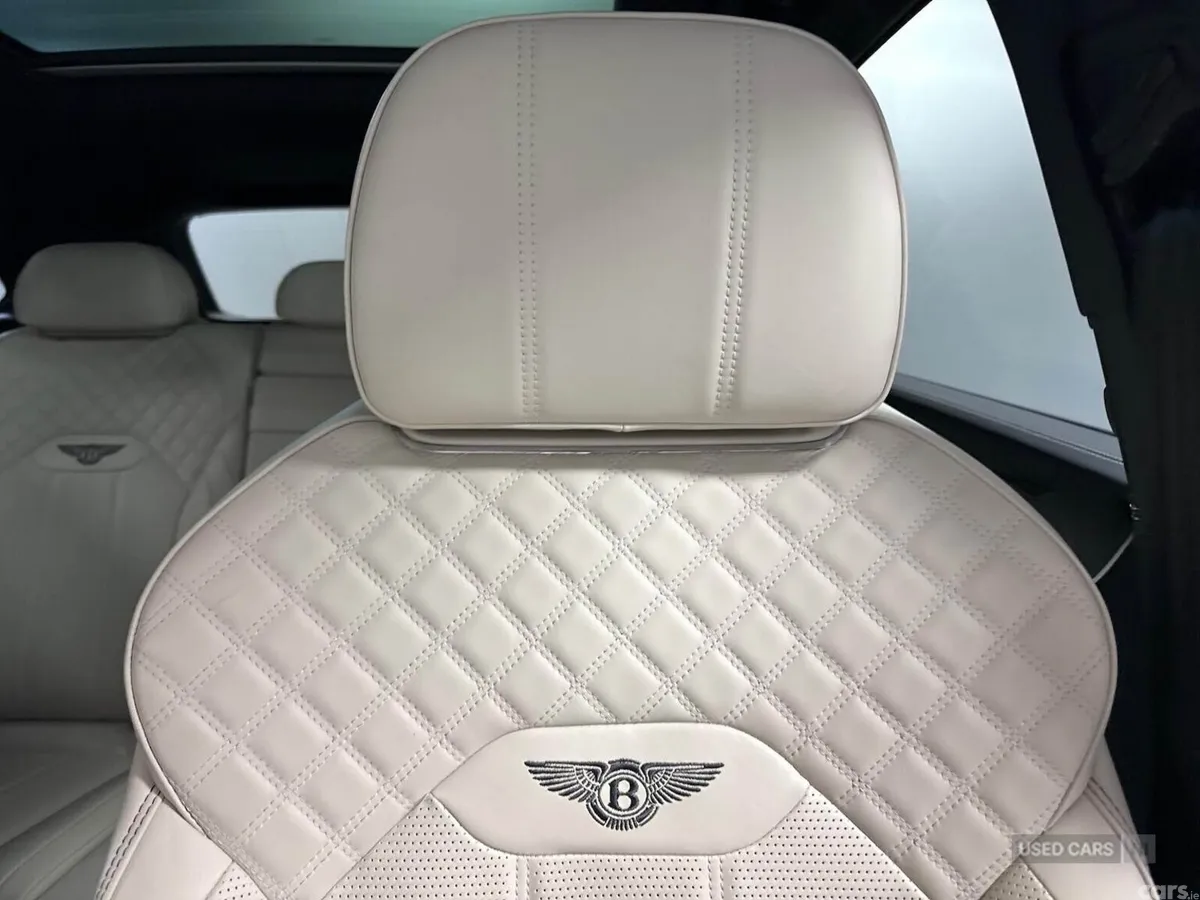 Bentley Bentayga SUV, Petrol, 2022, Red
