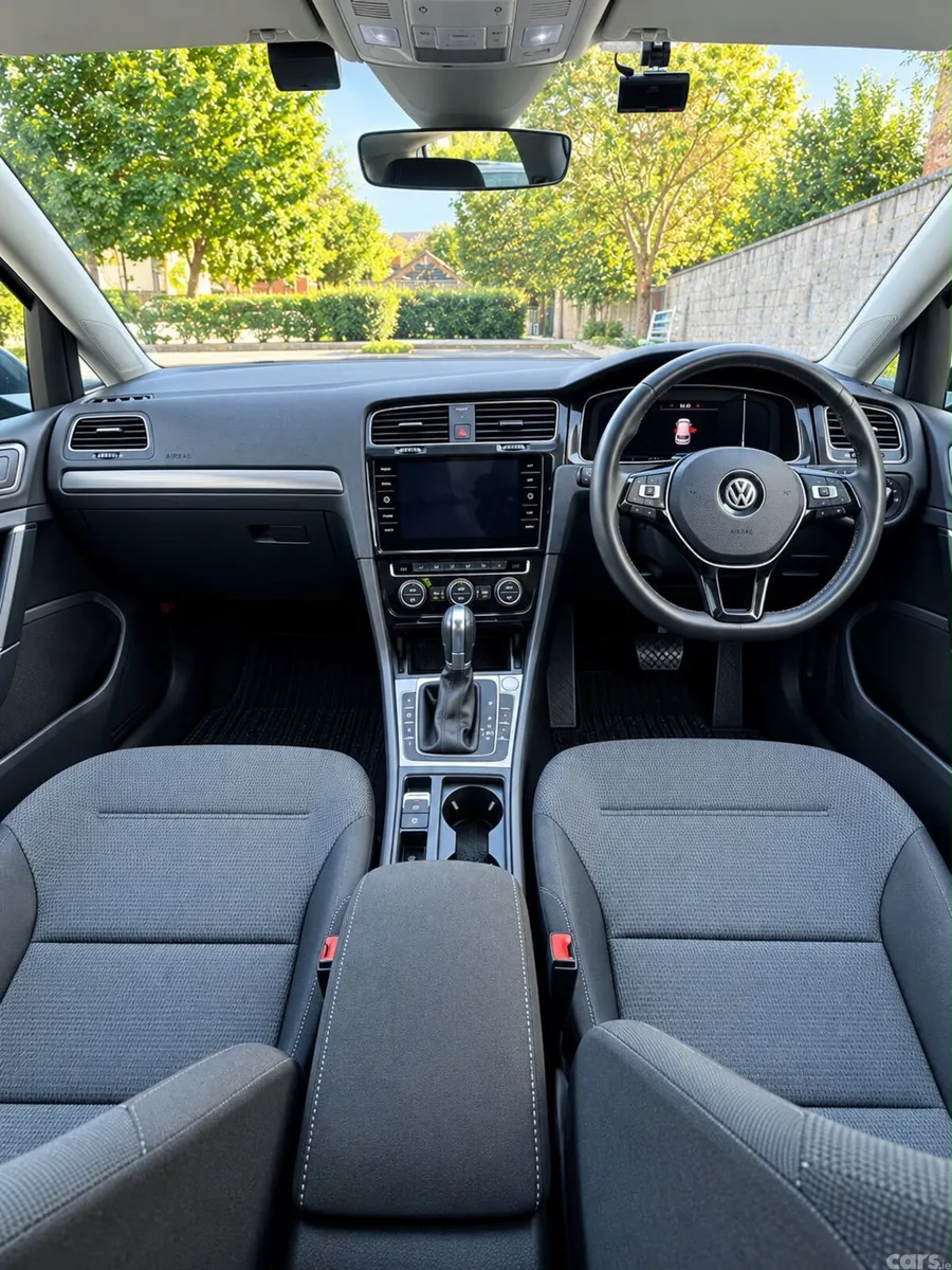 Volkswagen Golf Hatchback, Petrol, 2019, Blue