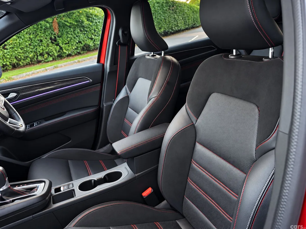 Renault Arkana Hatchback, Petrol, 2023, Red