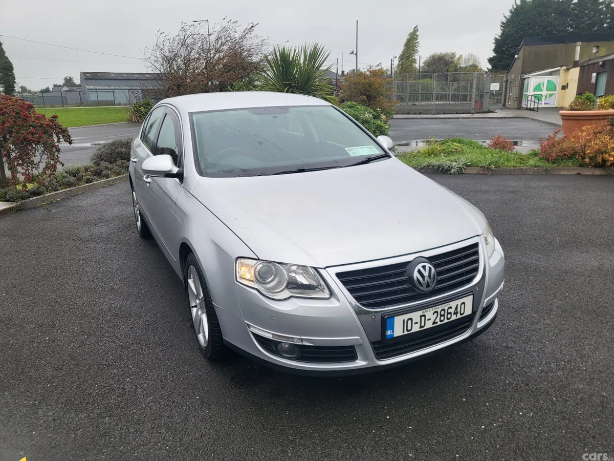 Volkswagen Passat Saloon, Diesel, 2010, Silver