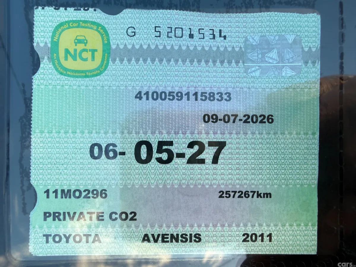 Toyota Avensis Saloon, Diesel, 2011, Grey