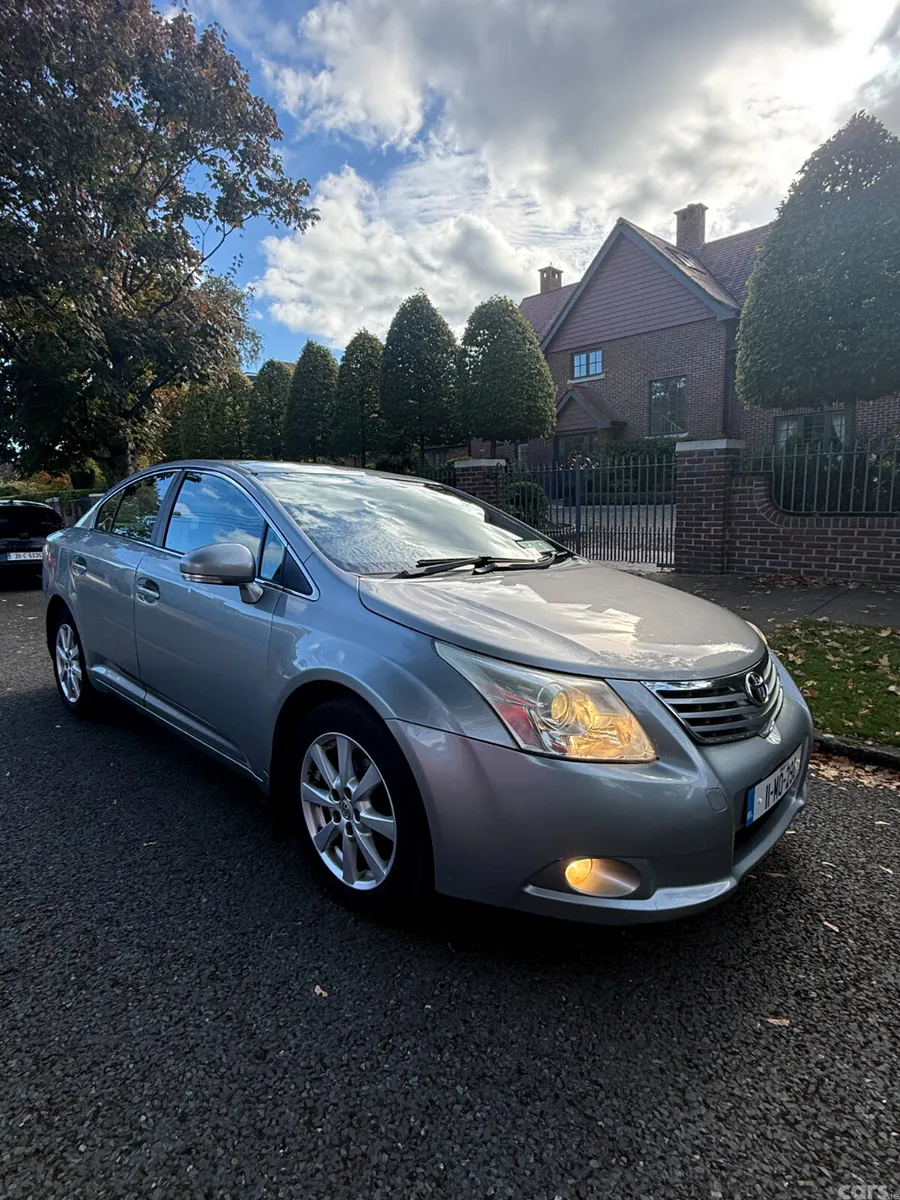 Toyota Avensis Saloon, Diesel, 2011, Grey