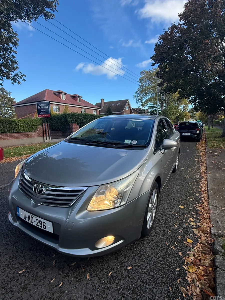 Toyota Avensis Saloon, Diesel, 2011, Grey