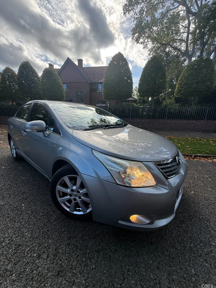 Toyota Avensis Saloon, Diesel, 2011, Grey