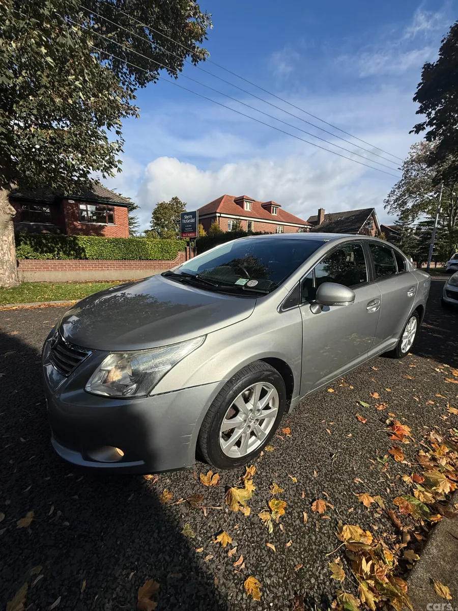 Toyota Avensis Saloon, Diesel, 2011, Grey