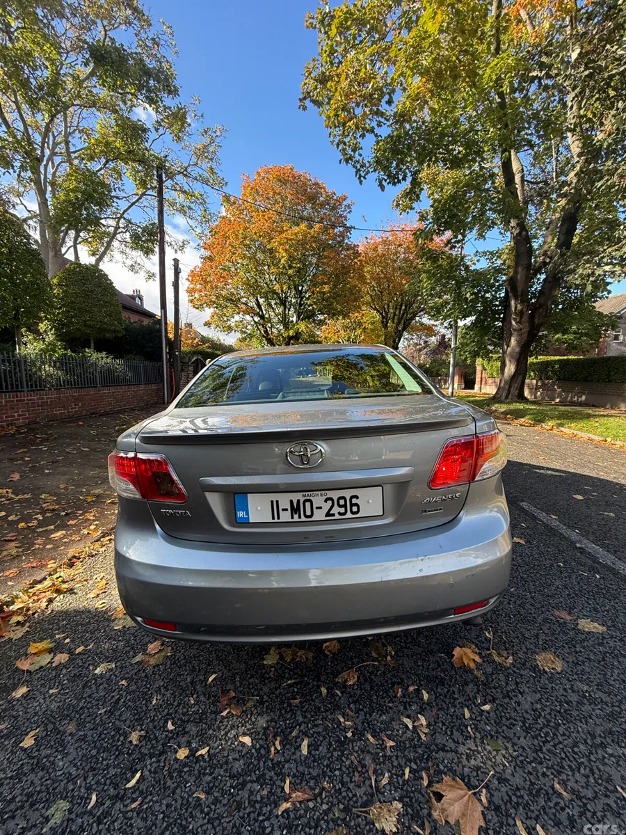 Toyota Avensis Saloon, Diesel, 2011, Grey