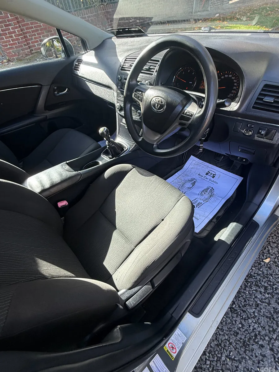 Toyota Avensis Saloon, Diesel, 2011, Grey