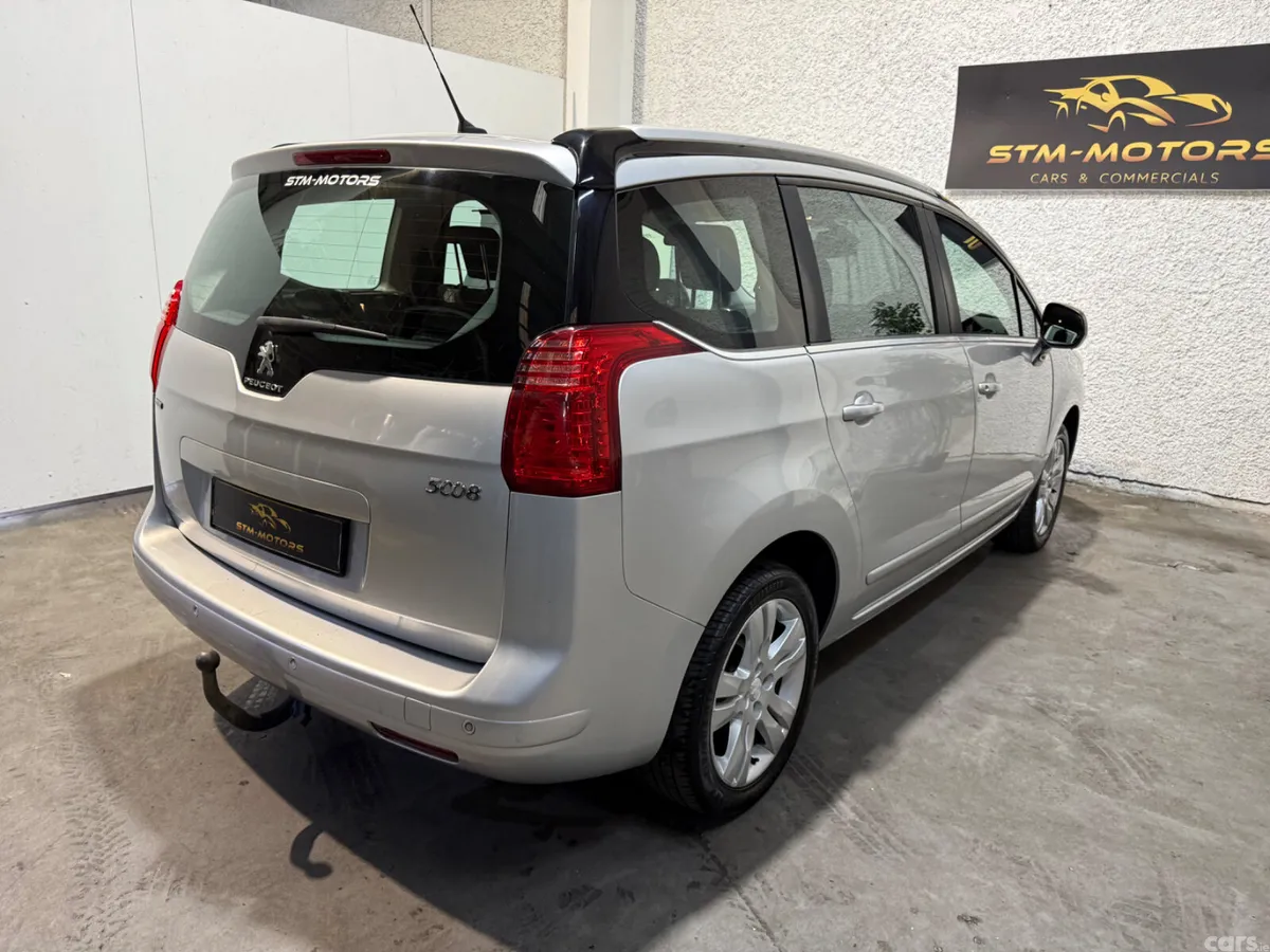 Peugeot 5008 MPV, Diesel, 2016, Grey