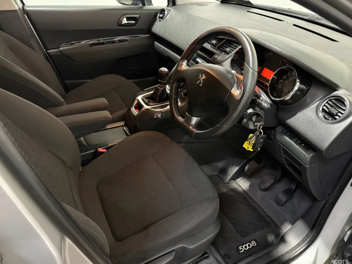 Peugeot 5008 MPV, Diesel, 2016, Grey