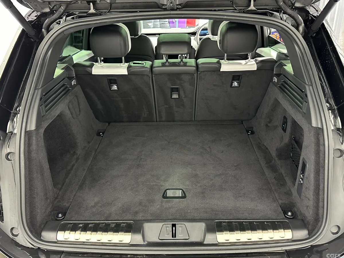 Land Rover Range Rover SUV, Petrol Hybrid, 2026, Black