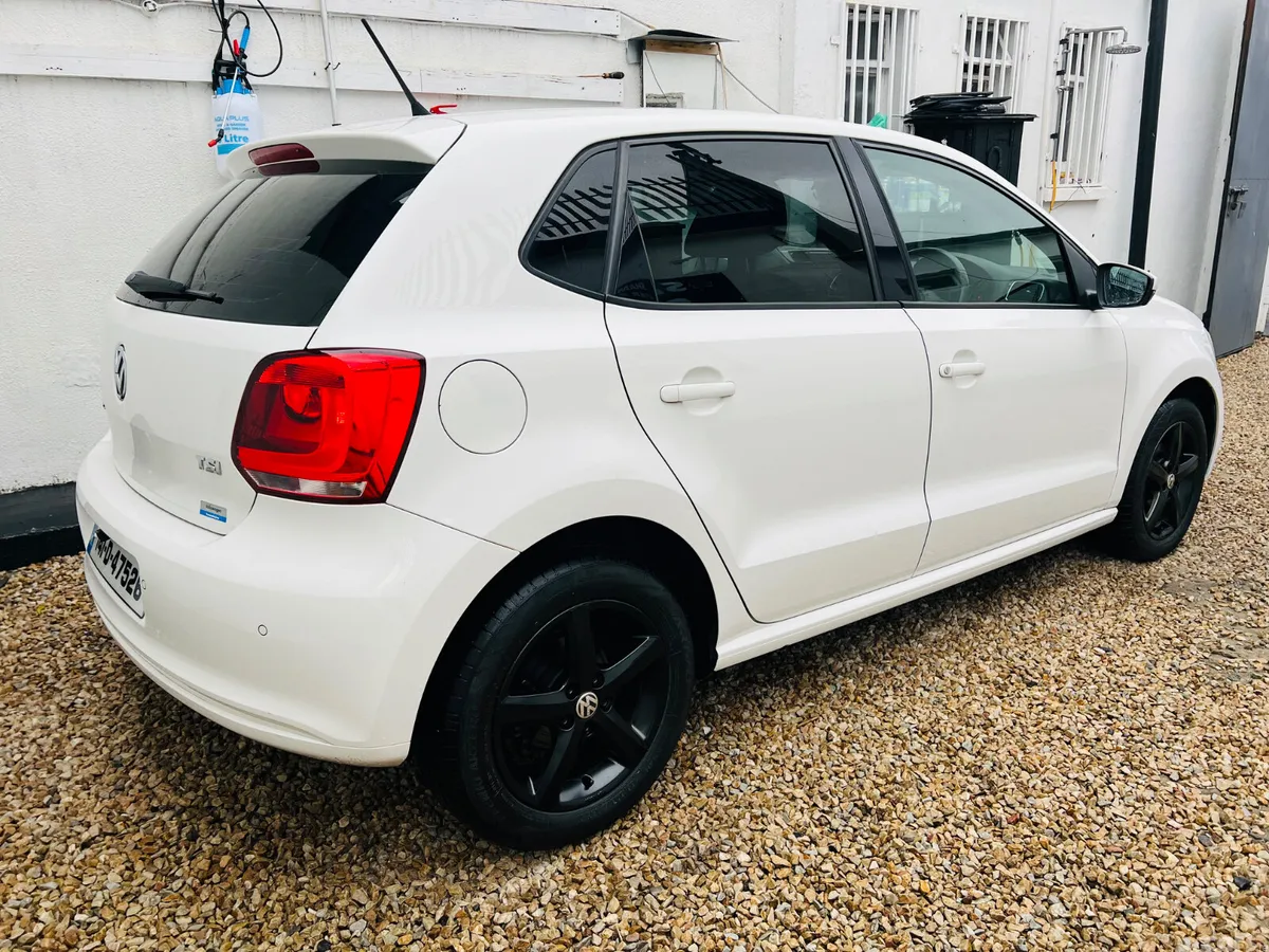 Volkswagen Polo Hatchback, Petrol, 2014, White