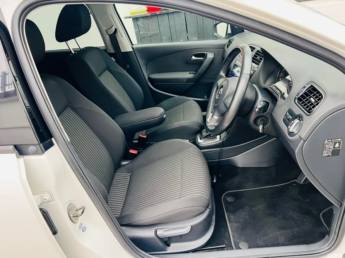Volkswagen Polo Hatchback, Petrol, 2014, White