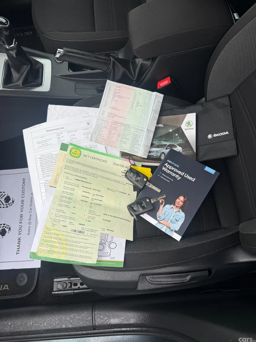 Skoda Octavia Saloon, Diesel, 2017, Grey