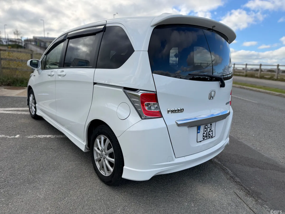 Honda Freed MPV, Petrol Hybrid, 2015, White