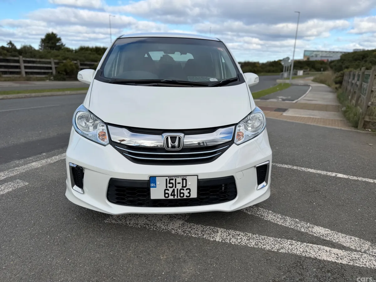 Honda Freed MPV, Petrol Hybrid, 2015, White