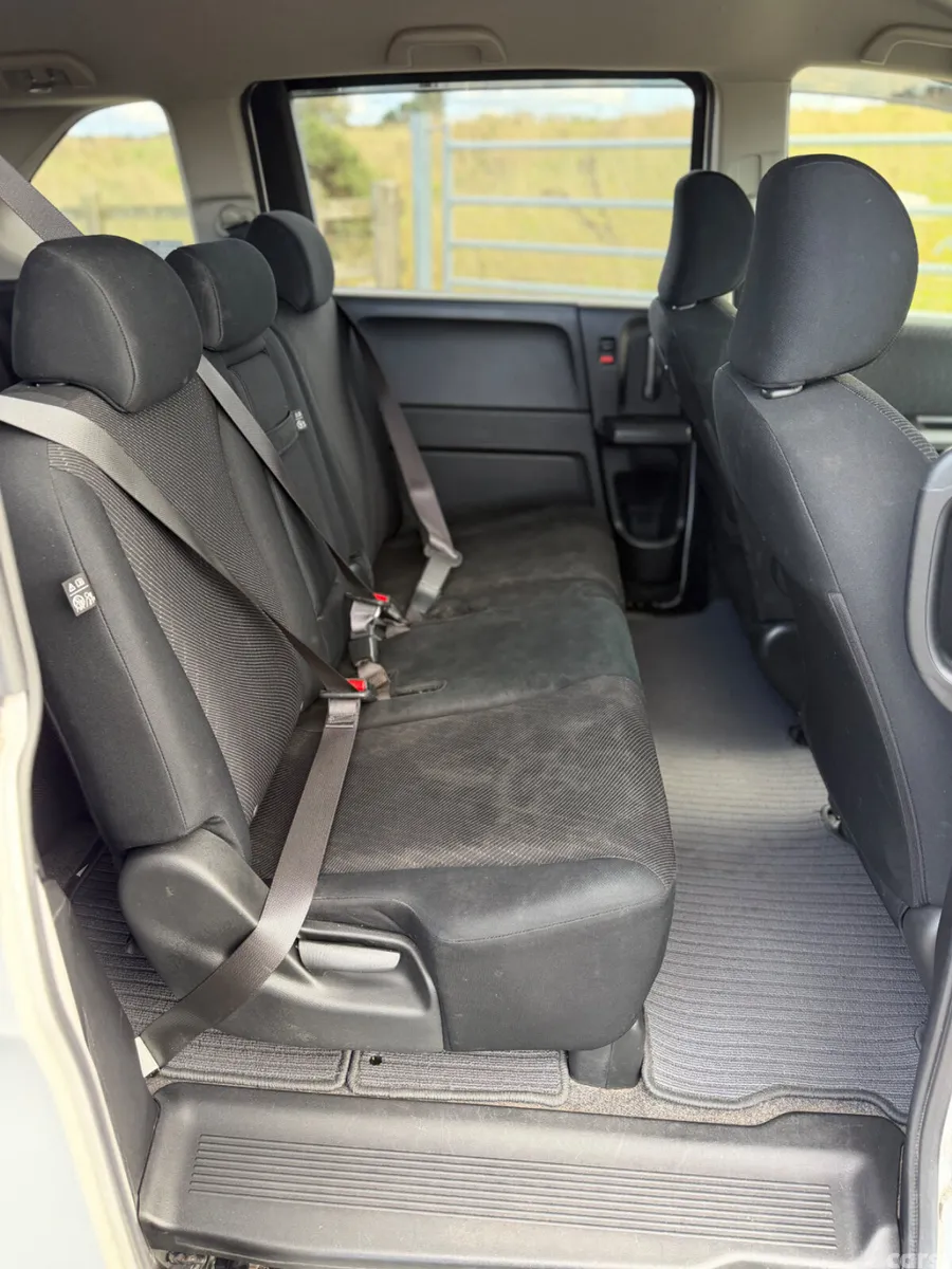 Honda Freed MPV, Petrol Hybrid, 2015, White