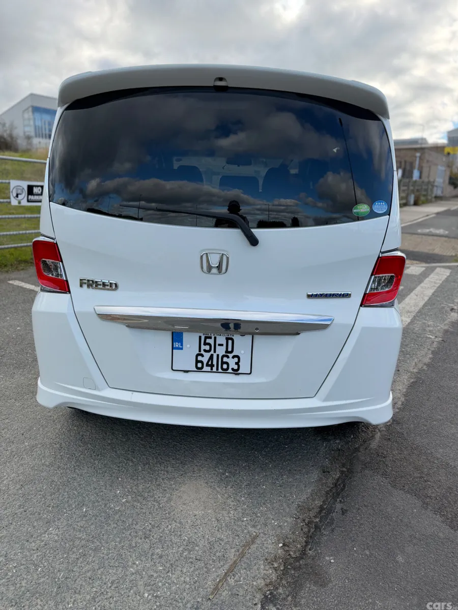 Honda Freed MPV, Petrol Hybrid, 2015, White