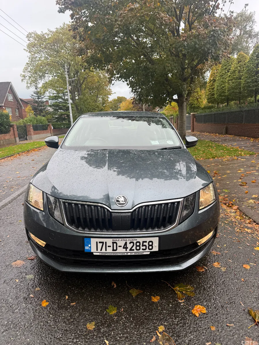 Skoda Octavia Saloon, Diesel, 2017, Grey