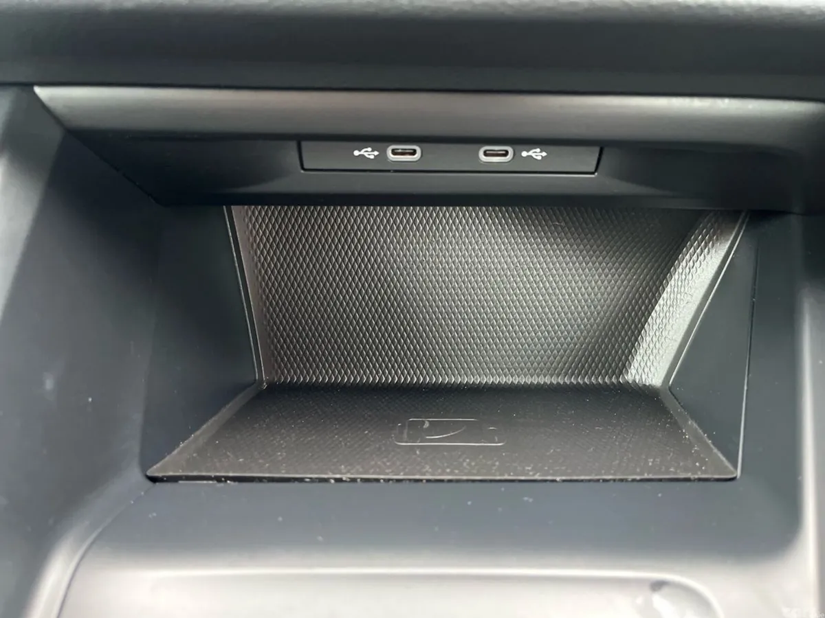 Volkswagen Golf Estate, Diesel, 2024, Silver