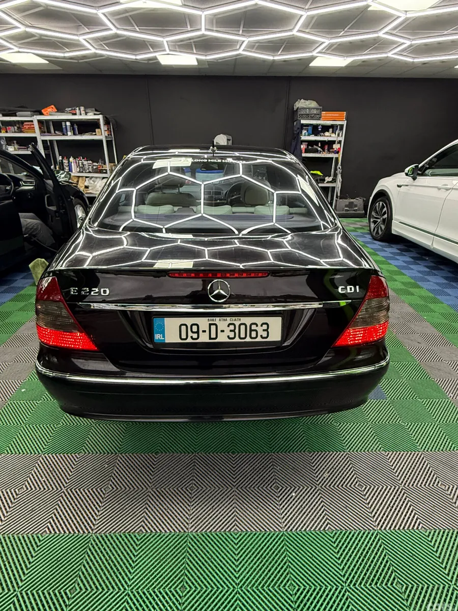 Mercedes-Benz E-Class Saloon, Diesel, 2009, Black