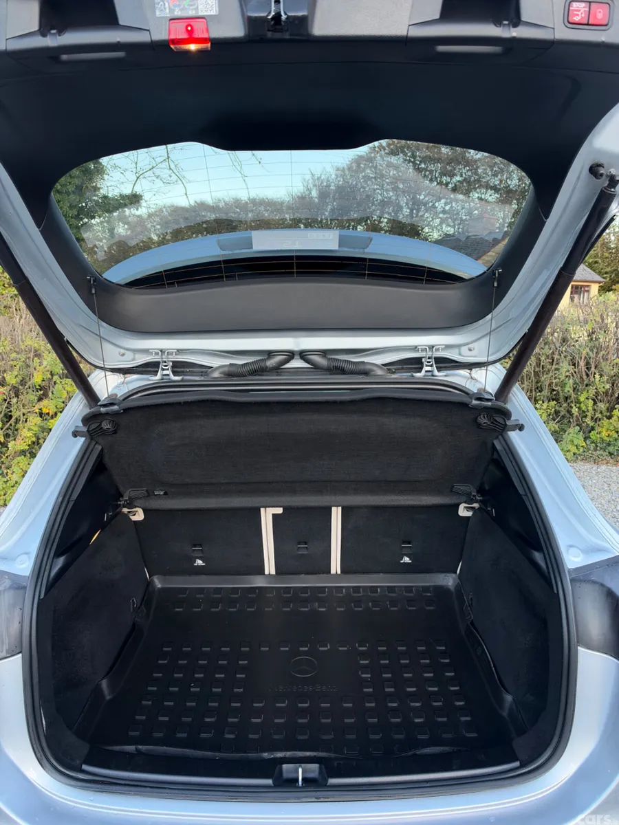 Mercedes-Benz GLA SUV, Petrol Hybrid, 2024, Grey