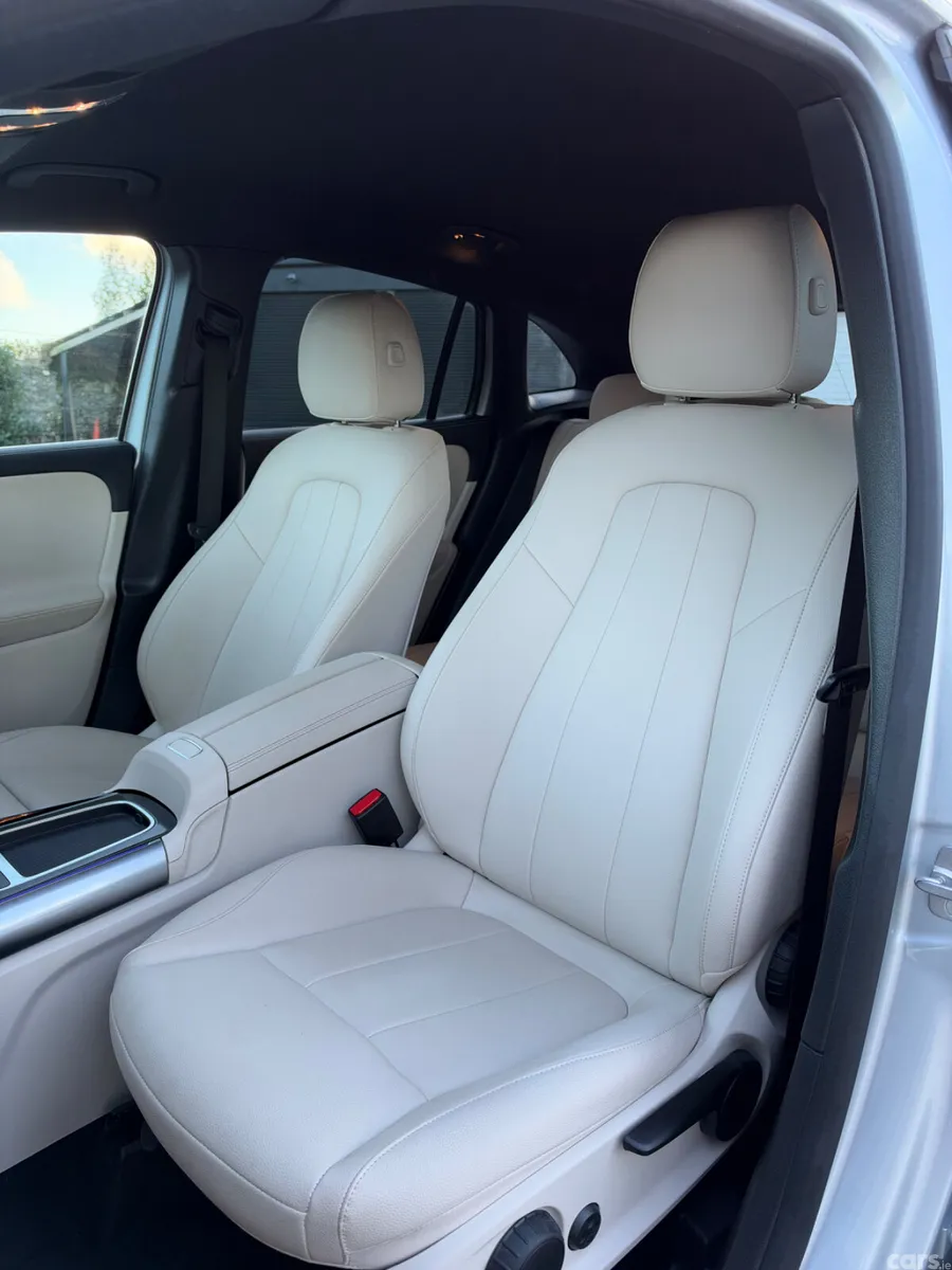 Mercedes-Benz GLA SUV, Petrol Hybrid, 2024, Grey